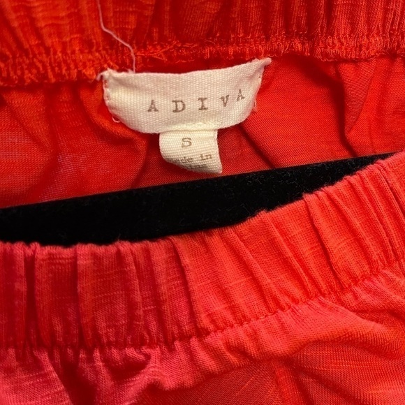 2/$5!! Size small Off the shoulder top - Picture 2 of 4